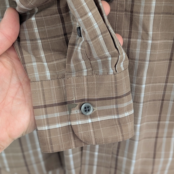 2/15$ Dockers Men's Brown Plaid Stain Defender Shirt Size M - Picture 6 of 6